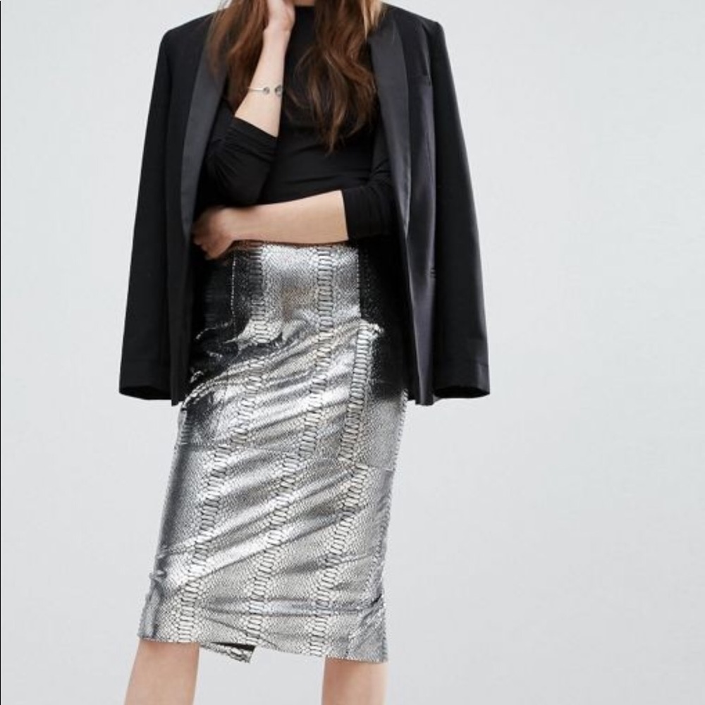 Must have!!!! Silver metallic snake print shirt.